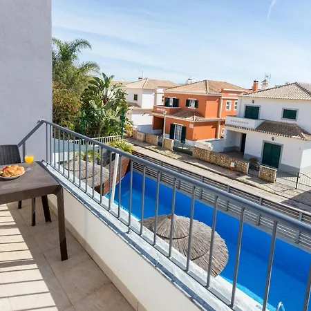 Coolhouses Algarve, Casa Marisa, V5 Feriehus Burgau